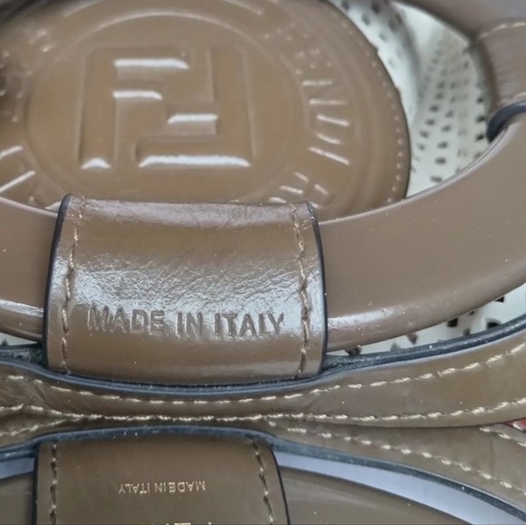 FENDI RUNWAY SHOPPER TOTE - Picture 9 of 11